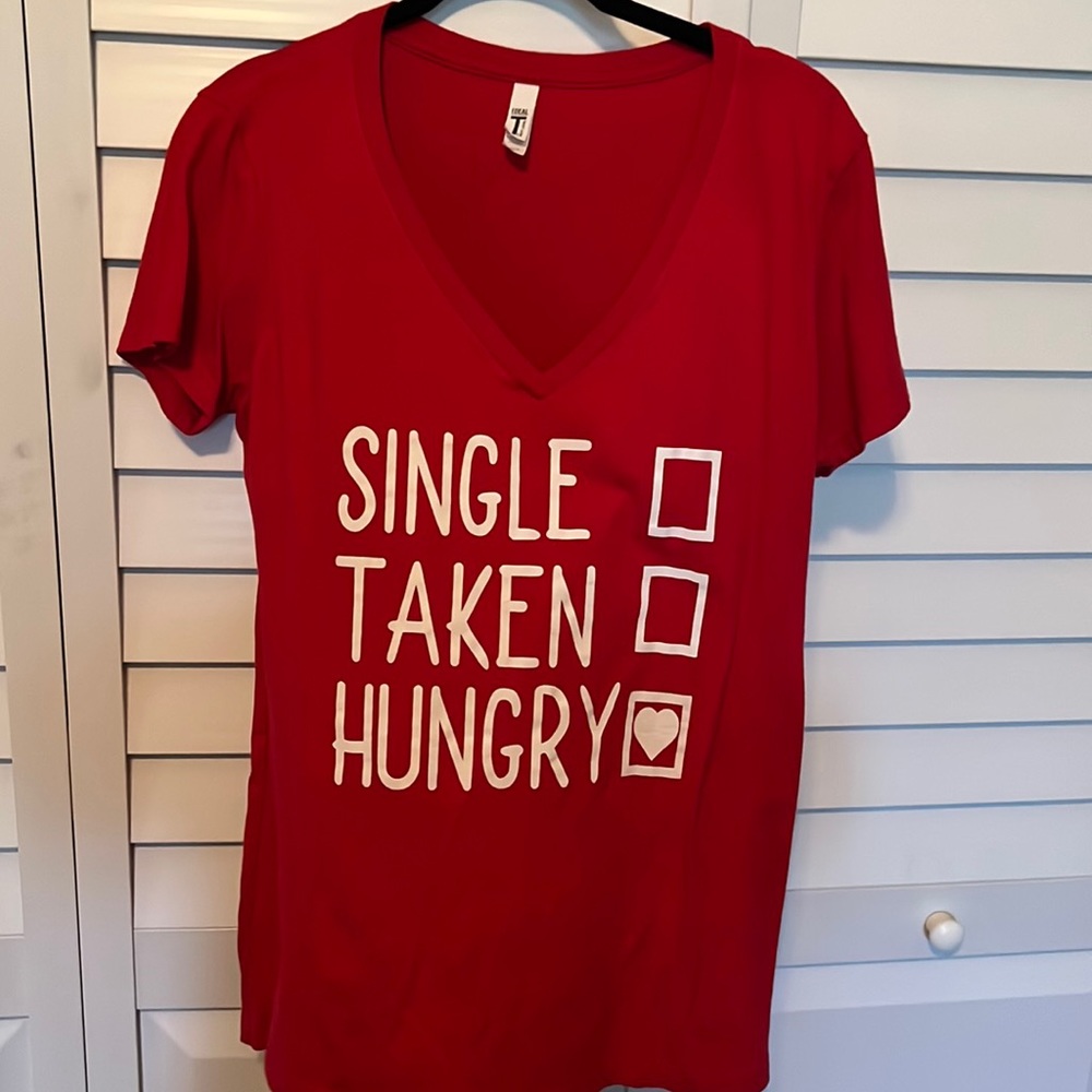 Fun Valentine’s tee. Like new.